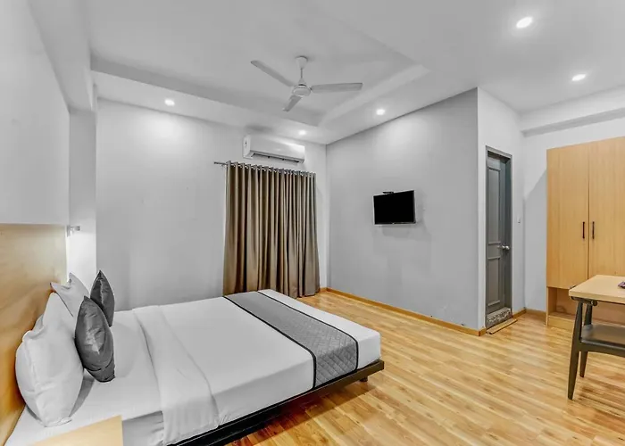 Upar Hotels Nungambakkam Nearby Us Consulate Apollo Hospital Sankara Nethralaya