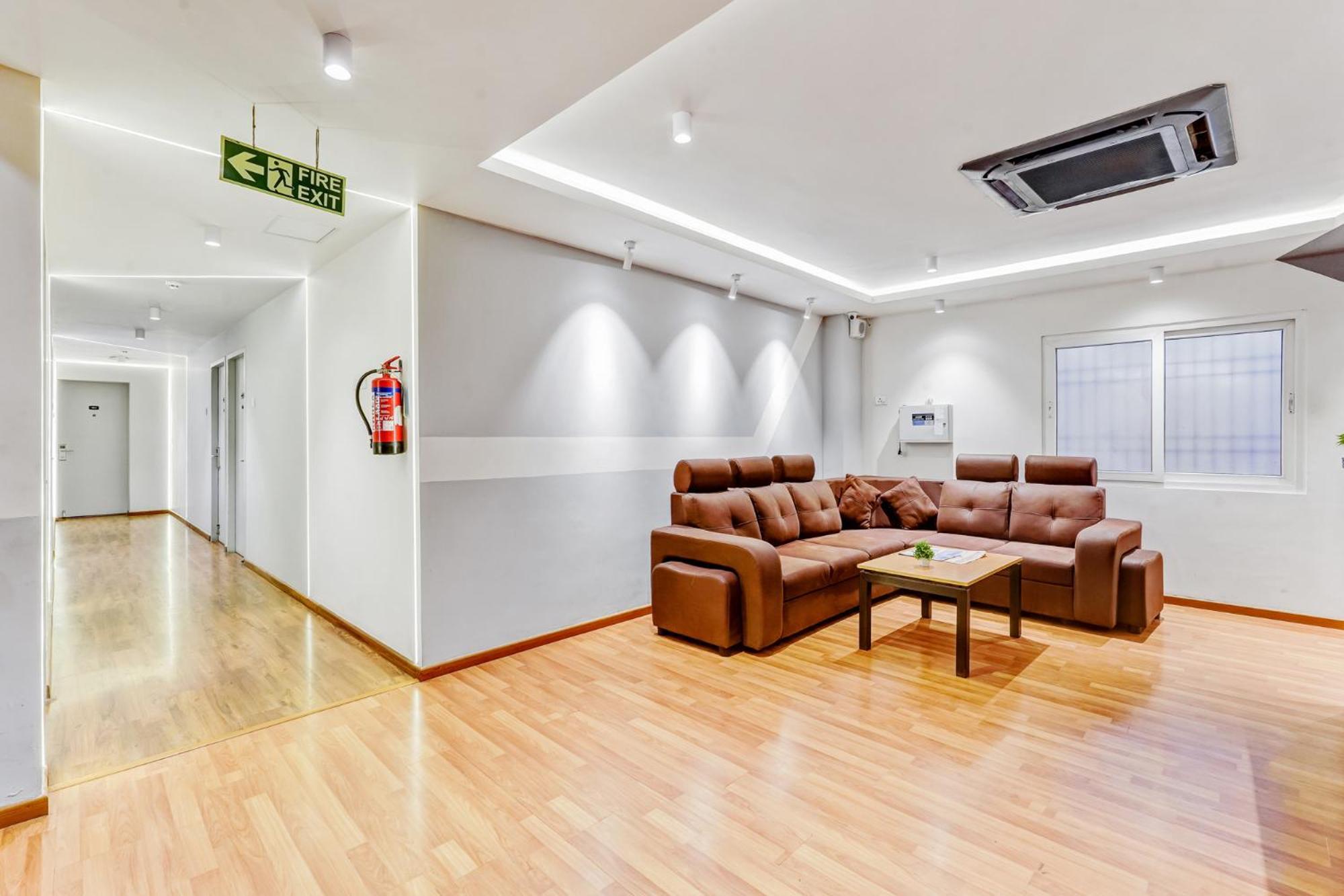 Hotel Upar Nungambakkam Nearby Us Consulate Apollo Hospital Sankara Nethralaya 3*